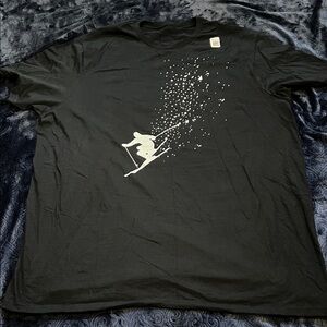 Gildan Black Ski Graphic Men's T-Shirt (Men's 2XLT)